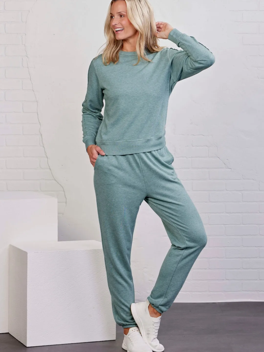 Women tasc Stadium French Terry Sweatshirt W